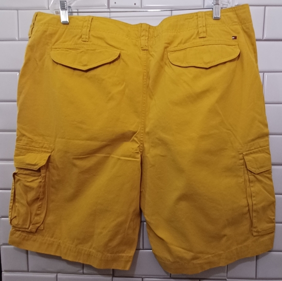 Mens Tommy Hilfiger Cargo Shorts Size 42 - Picture 3 of 4